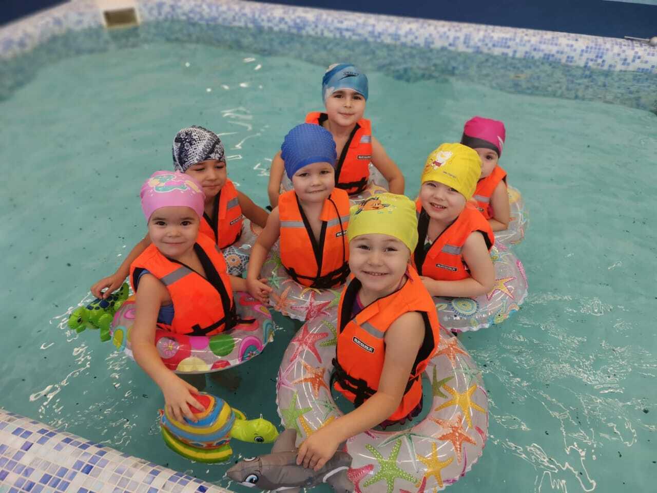 Занятие в бассейне