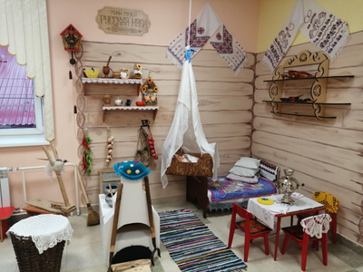 Мини-музей "Русская изба" предназначен для приобщения детей к истокам русской народной культуры